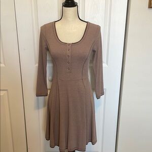 NWT HEM & THREAD BROWN FIT AND FLARE DRESS SCOOP NECK 3/4 SLEEVE. SIZE SMALL.